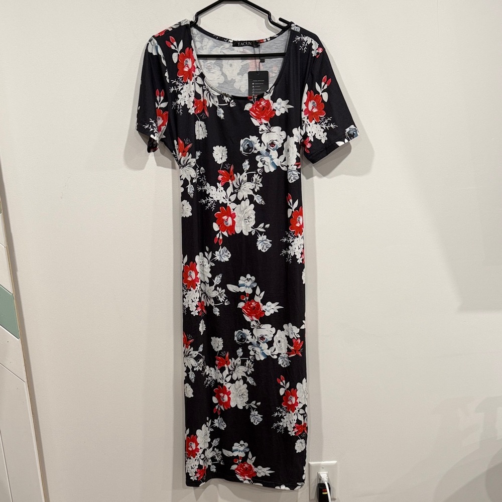 NWT Yacun Black Floral Maxi Dress